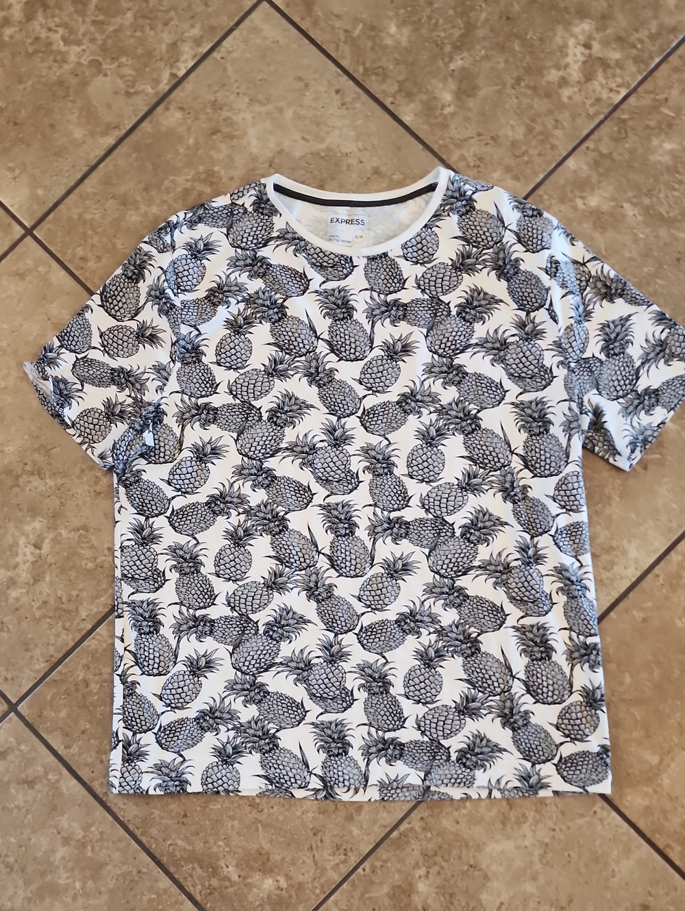 Express White Short-Sleeve Tee with Black Pineapple Print